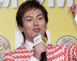 狩野英孝　タトゥー入れる「悩んだ結果、QRコードに」