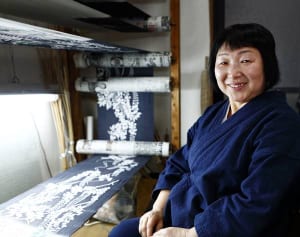 美大受験やめ職人の世界へ…女性職人が生む「京友禅」の洗練