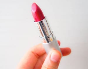 専門家太鼓判「乾いた縦しわの唇」に効く「50代向けルージュ」