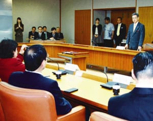 「十和田湖や松島、琵琶湖に造るか」　翁長知事、辺野古の再考促す　移設は「政治的理由」