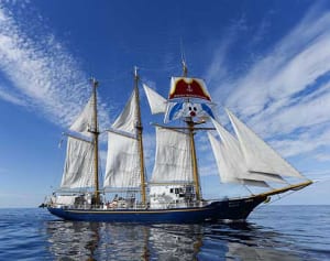 「ドラえもん号」やグルメ楽しんで　 24日から横浜港大さん橋マルシェ