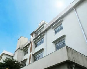 「自由に使える100万円」就学前の子どもがいる親は学資保険に