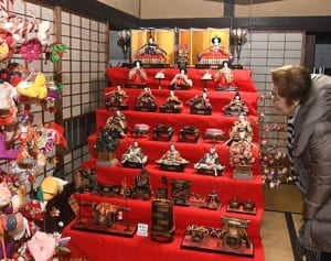 昭和の薫り今に伝え ひな人形