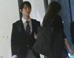 羽生結弦　笑顔の帰国会見では見せなかった“極秘通院の不安”