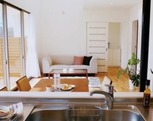 健康促進する“家族の食卓”の法則、照明が消化吸収に影響か