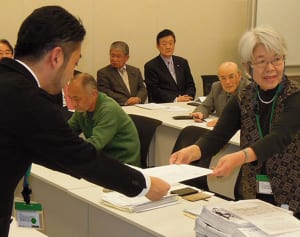 辺野古初契約、総額270億円　防衛省、埋め立て5工区で