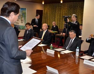 悪質訪問販売撲滅へ　神奈川県知事、自主規制促す