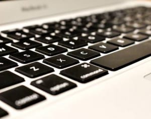 続々タレントデビューするネットの人気者たち、その背景とは