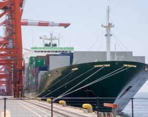 米中貿易戦争“最悪のシナリオ”であなたのボーナスが4％減も