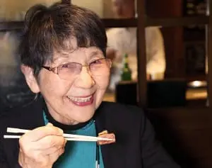 90歳の現役弁護士　元気のヒミツはお能の「謡」と大好きなお肉