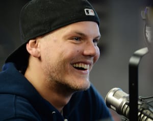 アヴィーチー、ガラスの破片を使った自殺だった……アルコール依存症も一因か