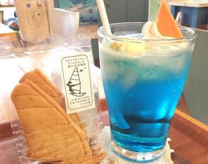 ウインドサーフィンW杯 食べ歩きで後押し　横須賀