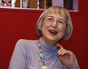 角野栄子さん　5歳で別れた母が「魔法の世界」をくれた