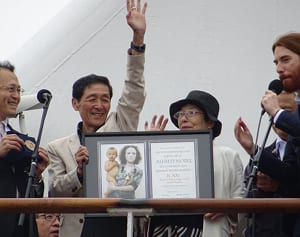 核廃絶の願いを世界へ　ピースボートが横浜出港　被爆者ら乗船