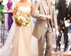 ロイヤルウエディングの引き出物がeBayに——入札殺到で500万円超え