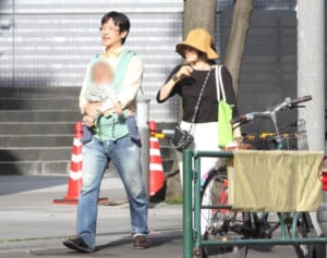 菅野美穂長男がイケメンすぎると話題　公園で堺雅人より有名人