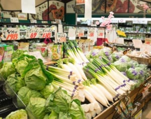 スーパーで“右回り”に買い物すると、なぜ節約になるのか？