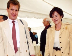 エリザベス女王の従兄弟、英王室で初の同性結婚へ