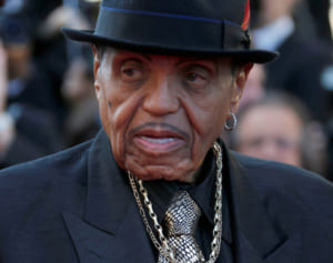 マイケル・ジャクソンの父、死去