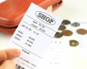 お金を貯めるには「レシートの金額ではなく、店名を見ましょう」