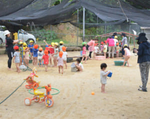 事故から半年、沖縄県警は立件困難視　米軍機部品の保育園落下