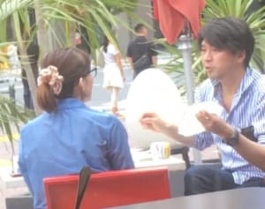 はい、あ～ん♪金子恵美前衆院議員がゲス不倫夫と赤面ランチ