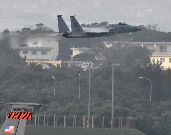 嘉手納所属F15が那覇南80キロで墜落　操縦士1人が脱出し救助