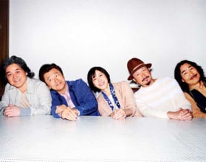 サザン40年祝う　地元・茅ケ崎で人文字イベント