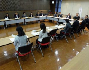 教員の働き方改革へ県教委が初会合　年度内めどに改善策