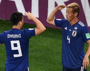 本田圭佑がW杯で見せた献身　落ち込むチームのためRIP SLYME熱唱
