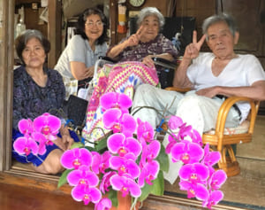 島のラブラブ夫婦は91歳と92歳　「ばあちゃんのために」　花咲かじいさん頑張る