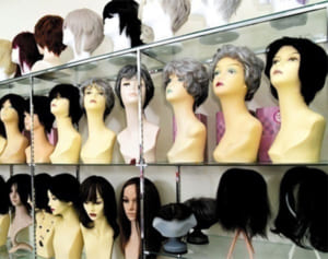 沖縄発の優しいウィッグ　円形脱毛症や抗がん剤治療…「髪で悩む人」を笑顔に