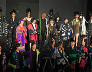 斬新“コシノ・ワール”　陽心会・新報特別ショー　