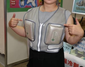 日傘から保冷剤ベストまで…猛暑を乗り切る最新対策グッズ