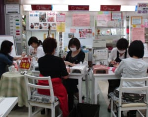 100歳以上ならネイル無料！「巣鴨ビューティ体験」を探訪