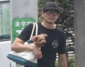 吉田栄作　内山理名の自宅に2連泊！仕事前に彼女の愛犬散歩も