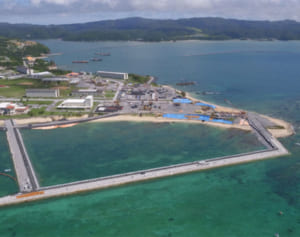 県、きょう承認撤回　埋め立て根拠消滅　国と県、再び法廷闘争へ