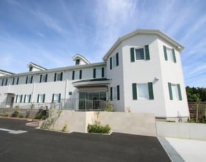 2歳の双子を育てる女性医師も働いてる「女性が一生働ける病院」