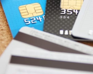 クレカの達人がメインのカードに「楽天カード」を推す理由