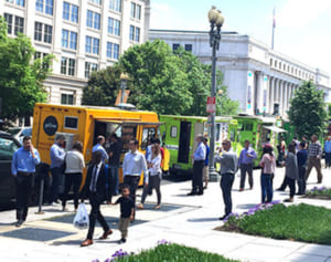 フードトラックで知った「あの国」のこと　ランチ事情から見える国際情勢、移民の国の今