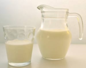 「脊柱管狭窄症」予防に！強い骨を保つための食生活とは