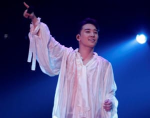 V.I（BIGBANG）初ソロツアーが開幕！“マイブーム”ラップも披露