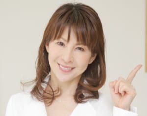 “美魔女”小林暁子医師が実践中！「美肌菌」育てるエクササイズ