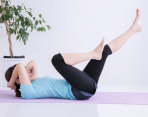 腹筋できなくても下腹スッキリ！花田美恵子がポーズ教えます