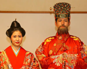 首里城　新たな“主”選出　神山博行さん、長嶺彩葉さん