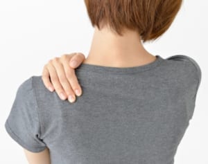 心臓や脳の不調には“首わしづかみ”で循環の滞りを治そう