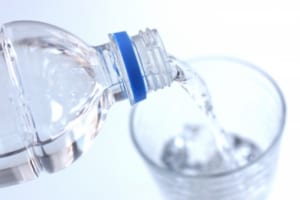 点滴のように水分補給…心臓と脳の疾患を防ぐ3つの習慣