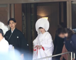 秋元梢「必ず結婚式だけは…」豪華披露宴に秘めた父との約束