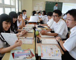 高校生、新知事に思い 糸満高3年　授業で選挙考える