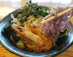 小2が考案“夢そば”人気　食べてみたい“海鮮紅芋まぜそば”　南城・沖縄そば金太郎